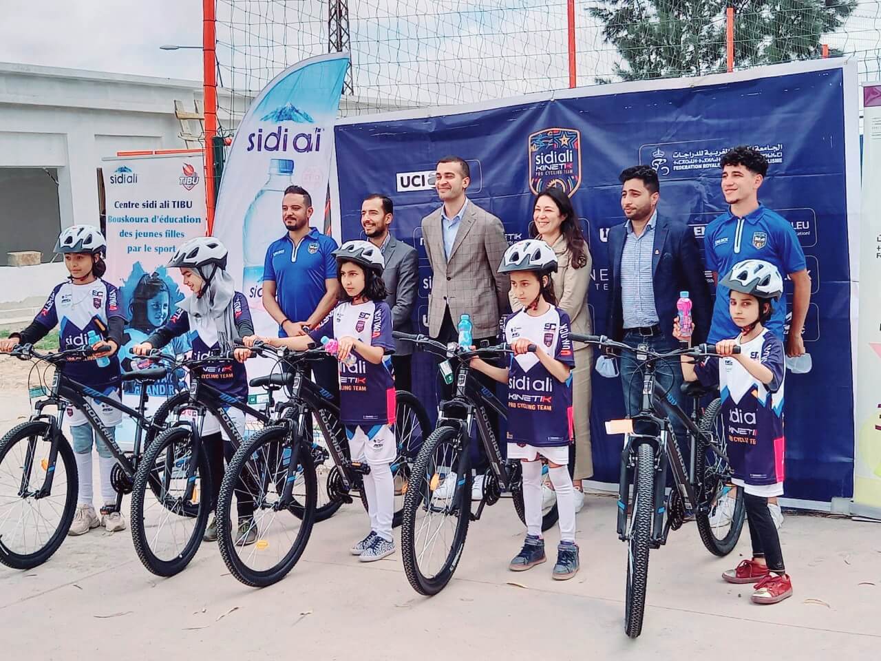 Sidi Ali, Kinetik Pro Cycling Team et Tibu Maroc s’unissent contre l’abandon scolaire